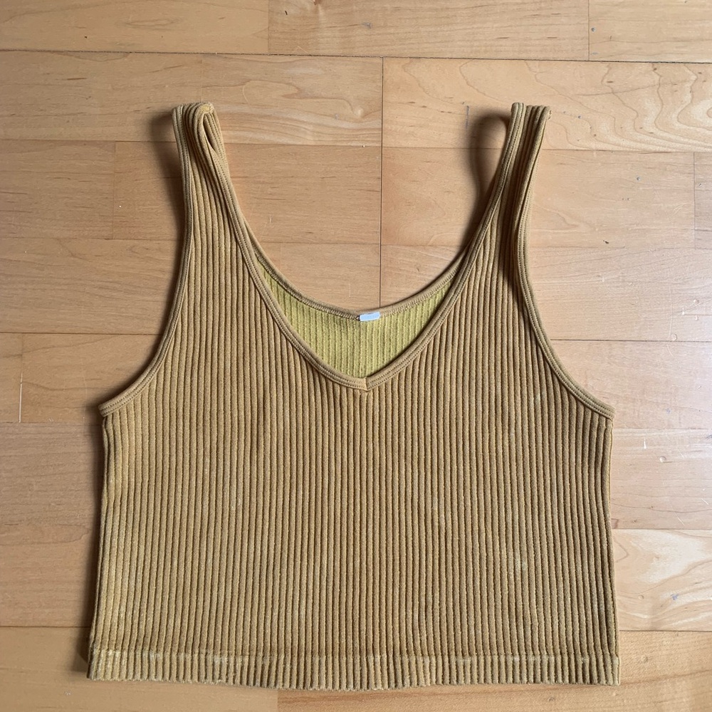 Distressed ribbed crop top